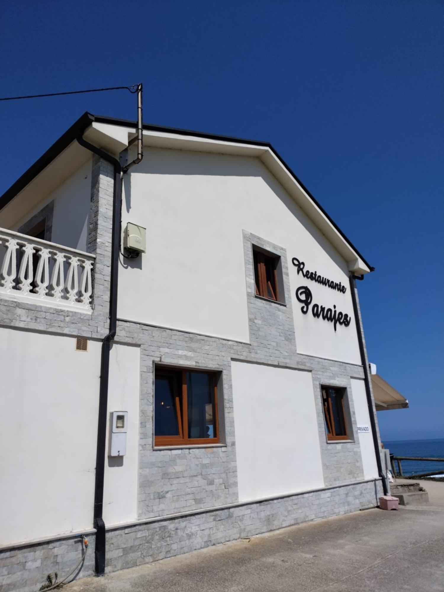 Hostal Restaurante Parajes Castropol Luaran gambar